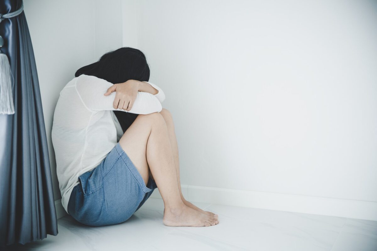 ΟΛΑ τα νέα μέτρα για την ενδοοικογενειακή βία