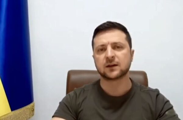 Ουκρανία: Ο Ζελένσκι απαιτεί η ηγεσία του στρατού να μην παίρνει αποφάσεις χωρίς αυτόν