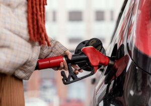 Καύσιμα: Πόσο κοστίζουν βενζίνη και diesel στην Ελλάδα και στις άλλες ευρωπαϊκές χώρες