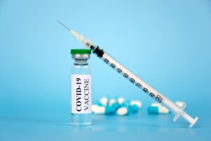 AstraZeneca: Αποσύρει το εμβόλιο του κορωνοϊού – Παραδέχτηκε παρενέργειες