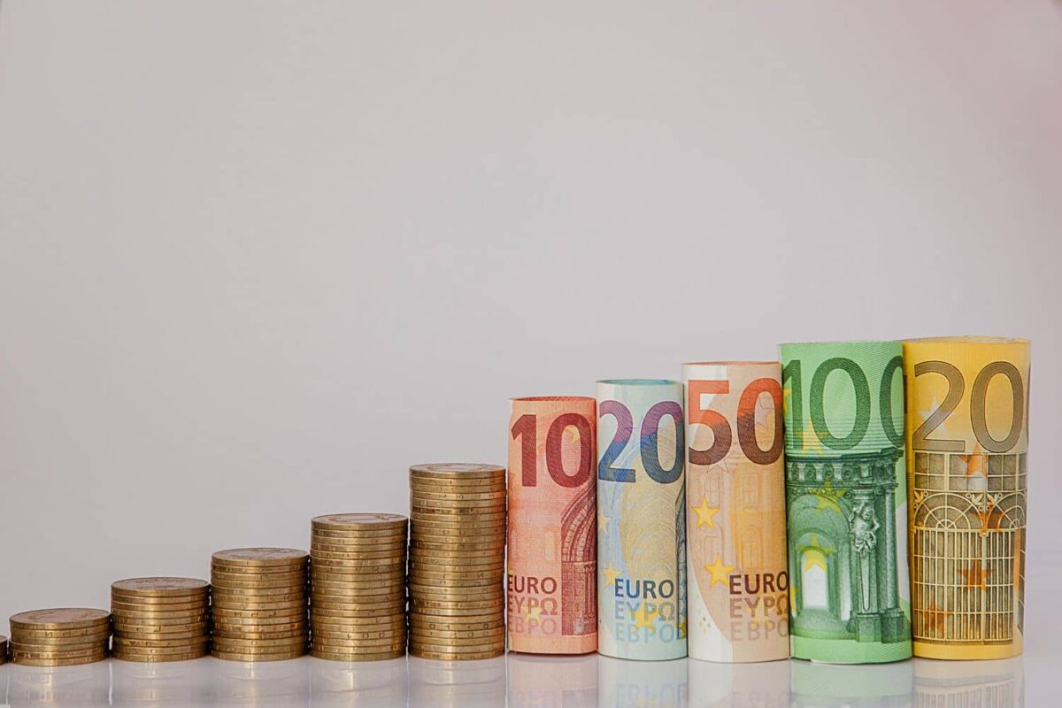 Τι αλλάζει σε επίδομα παιδιού και επίδομα ανεργίας