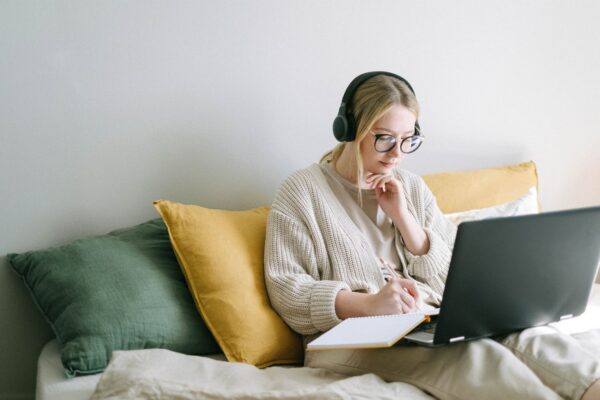 ΔΩΡΕΑΝ LIVE WEBINAR AΣΕΠ – Γραπτοί διαγωνισμοί και καριέρα στο Δημόσιο