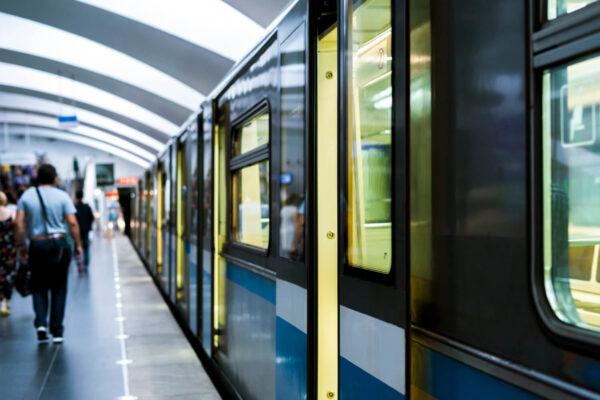 Μπαράζ ελέγχων εισιτηρίων αλλάζει το τοπίο στις μετακινήσεις – Τι πρέπει να γνωρίζετε