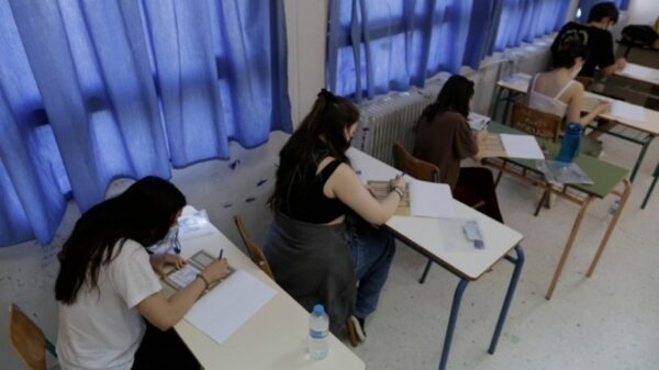 Πανελλήνιες 2025: Προτεινόμενα θέματα για Νεοελληνική Γλώσσα και Λογοτεχνία