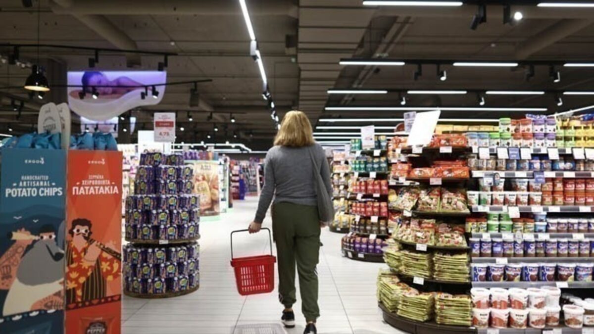 Σούπερ μάρκετ – ΙΕΛΚΑ: Αύξηση τιμών κατά 0,6% στο ράφι – Πού συναντώνται ανατιμήσεις