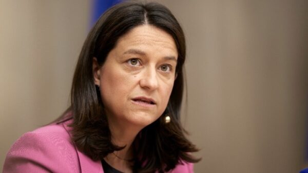 Κεραμέως: Fast track προσλήψεις με ένα ψηφιακό έγγραφο για τους όρους εργασίας
