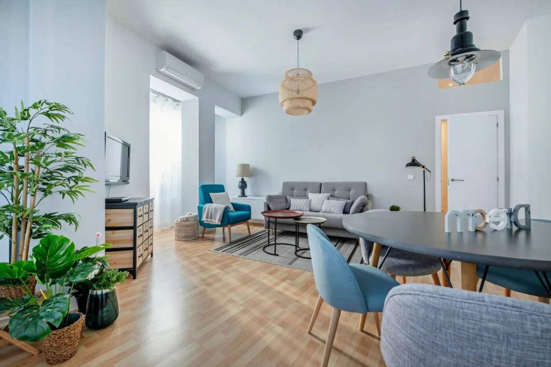 ΣΑΡΩΤΙΚΟΙ έλεγχοι στα Airbnb - Πότε έρχονται και γιατί