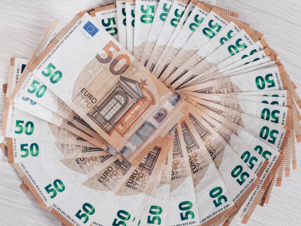 Δώρο Πάσχα 2025: ΑΛΛΑΓΕΣ στα ποσά – Τι ισχύει με τις πληρωμές