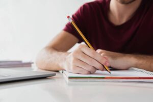 Πολλαπλό βιβλίο: Η ανησυχία των γονέων για σχολεία «πολλών ταχυτήτων» – Φόβοι για νέες ανισότητες
