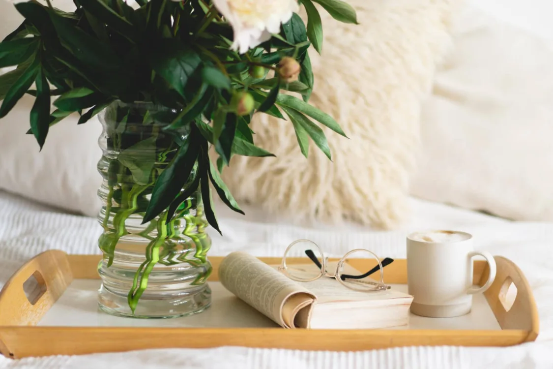 Γιατί το slow living γίνεται η νέα τάση και πώς μπορεί να βελτιώσει τη ζωή σας