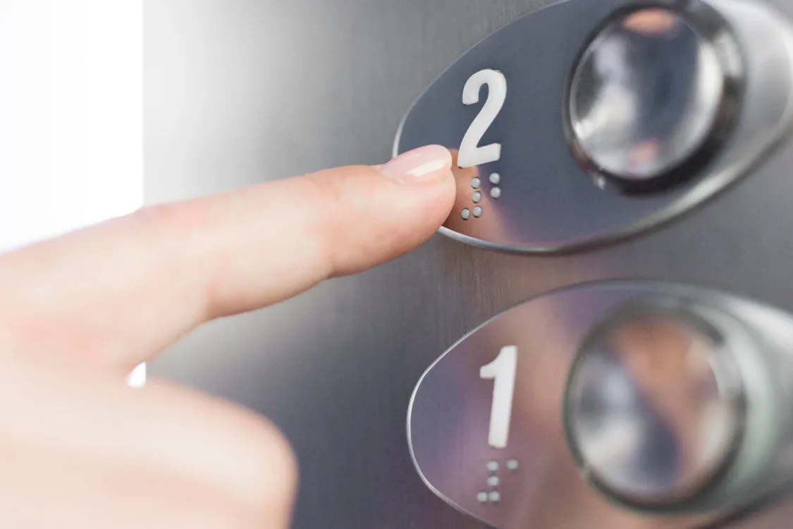 Ανησυχία για τα ασανσέρ: Έρχονται πρόστιμα - Ένας στους δύο ανελκυστήρες χωρίς πιστοποίηση