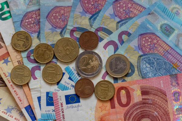 Αντιδράσεις για την μηνιαία χρέωση POS: Ένα ακόμη κόστος που δεν ανήκει στις επιχειρήσεις