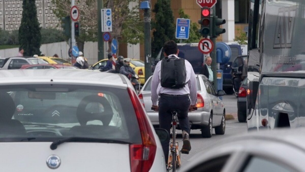 ΑΥΞΗΣΕΙΣ στα διόδια: Δείτε πού και πόσα θα πληρώνετε ανά κατηγορία οχήματος