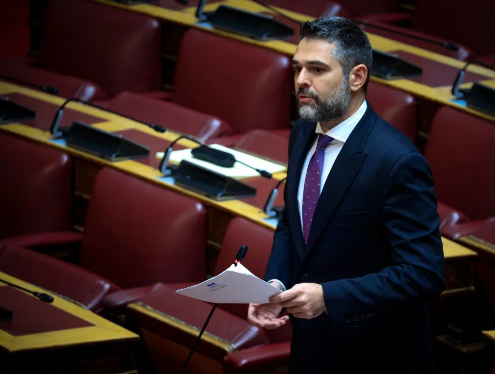 Αναπληρωτές χωρίς επίδομα ανεργίας, άδειες και στέγη: Προειδοποίηση Ε.Ε. και πολιτική αδιαφορία