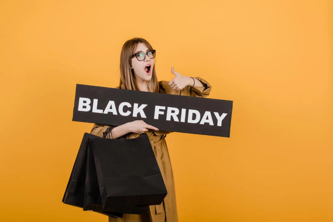 Πότε πέφτει η Black Friday και ποιά Κυριακή θα λειτουργήσει η αγορά