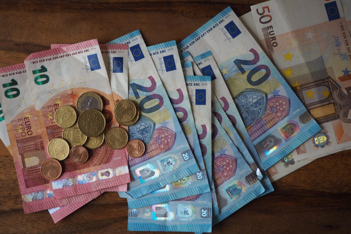 Επίδομα  250 ευρώ: Τι πρέπει να κάνουν οι δικαιούχοι εάν δεν το έλαβαν