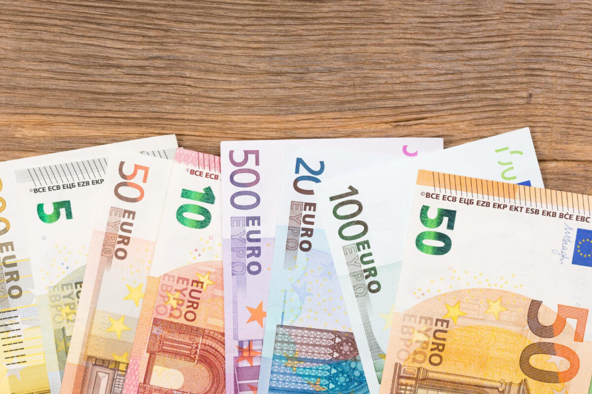 Συντάξεις: Ποιοί θα λάβουν σύνταξη 1.700 ευρώ