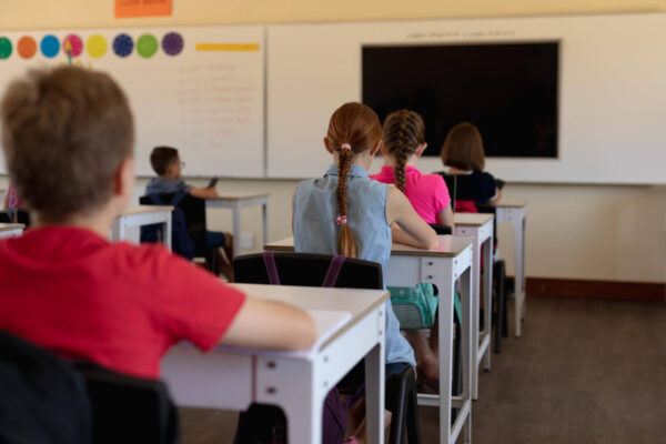 Κλειστά σχολεία: Αντιδράσεις από ΔΟΕ και ΟΛΜΕ για την τηλεκπαίδευση – «Αδύνατη η οργάνωση σε μια νύχτα»