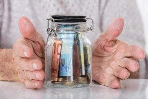 Συντάξεις: Αναδρομικά έως 12.000 ευρώ για 700.000 συνταξιούχους