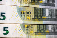 Έκτακτη ενίσχυση έως 600 ευρώ: Ποιοί γονείς περιμένουν τη νέα πληρωμή