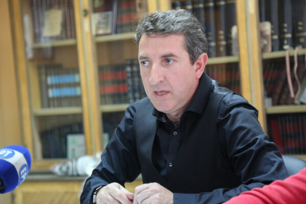 Κωνσταντίνου (ΟΛΜΕ): Πάνω από 10.000 τα κενά στα σχολεία – Ετοιμάζονται κινητοποιήσεις