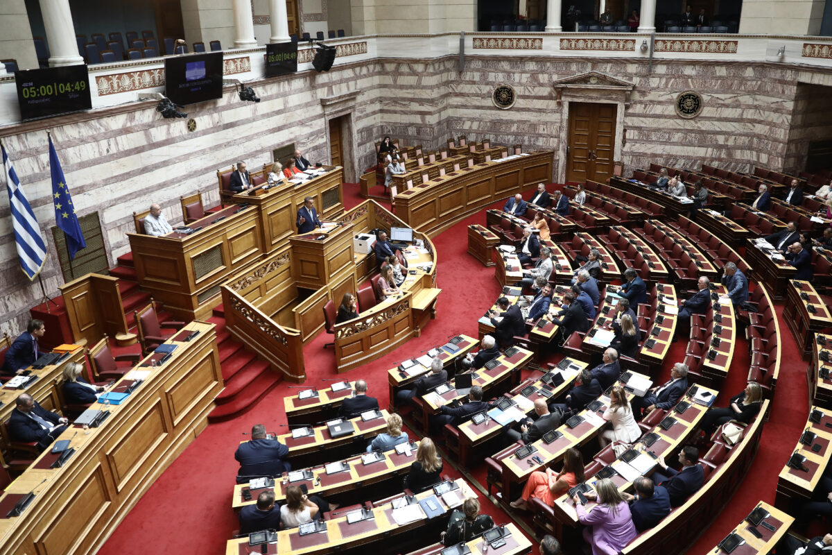 Σφοδρές αντιδράσεις των κομμάτων της αντιπολίτευσης για την τροπολογία των μη κρατικών πανεπιστημίων