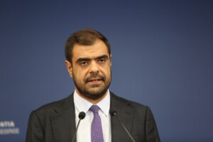 Τα «αγκάθια» στο επίδομα ανεργίας για τους αναπληρωτές – Σφοδρές αντιδράσεις εκπαιδευτικών για τις δηλώσεις Μαρινάκη