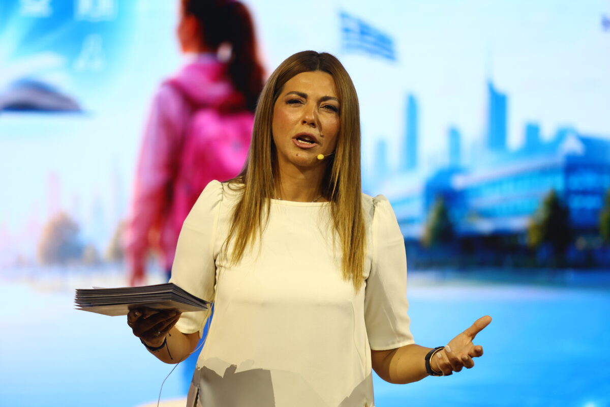 Ζαχαράκη: «Να αποκτήσει το Εθνικό Απολυτήριο μεγαλύτερη αξία» – Τι είπε για μετεγγραφές φοιτητών και Γκράβα
