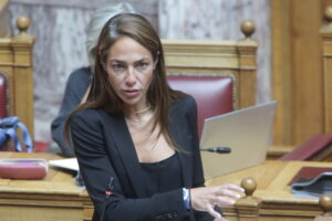 Στέγη: 10.000 ευρώ για όσους μετακομίσουν σε ακριτικές περιοχές – Πότε ανοίγουν οι πλατφόρμες