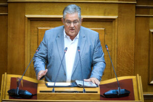 «Να κρατήσουμε όρθιο το δημόσιο σχολείο»: Μήνυμα Κουτσούμπα για την Παγκόσμια Ημέρα Εκπαιδευτικού